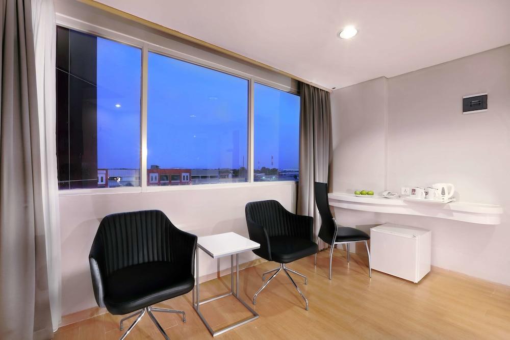 Favehotel Jababeka Cikarang Exterior foto